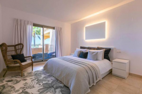 Elegante piso en Benahavís con vista al mar
